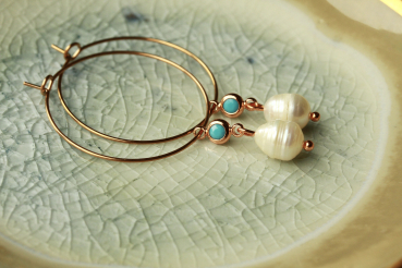 Creole Süßwasserperle rosegold mit türkis als Himmlische Perlen Ohrringe